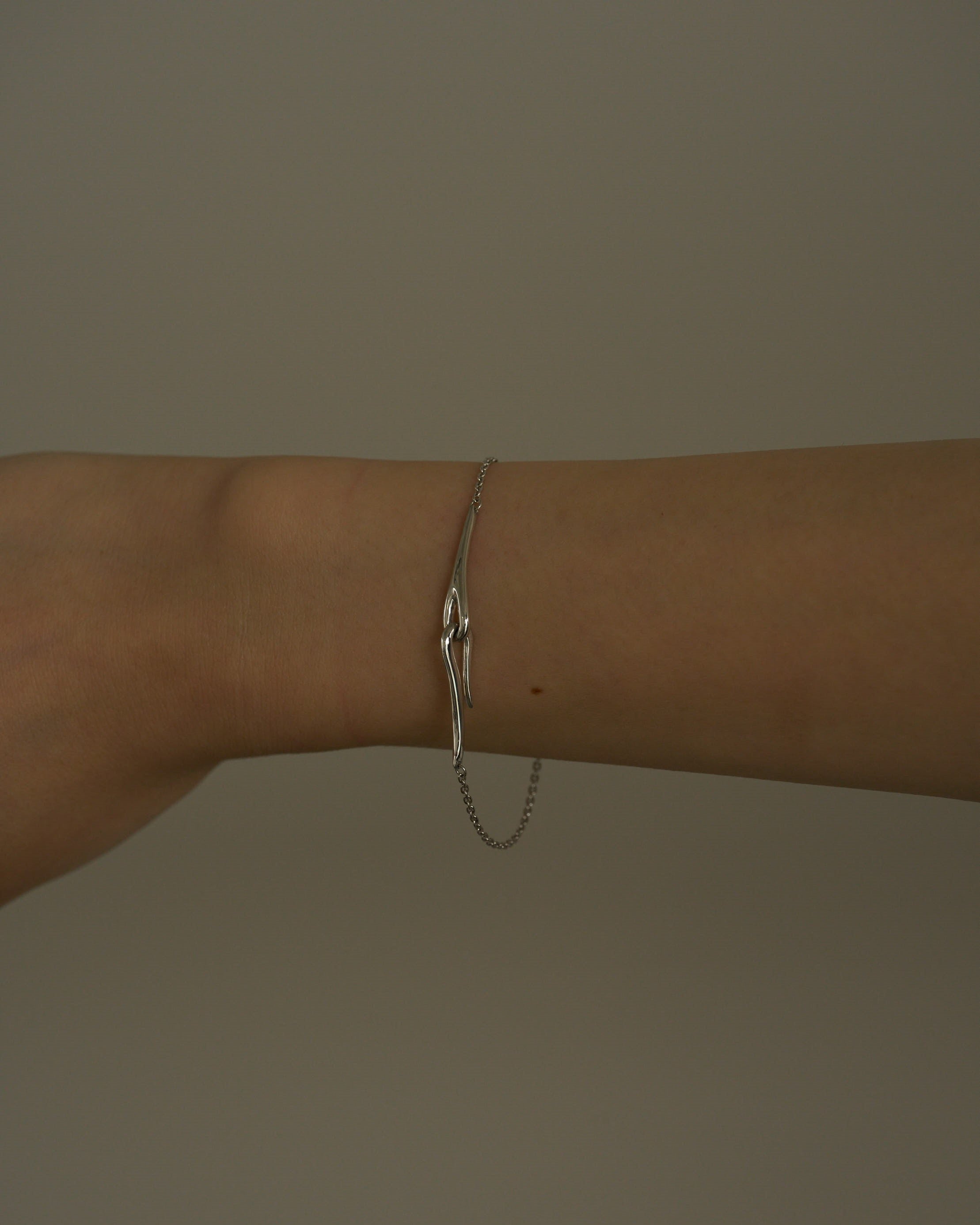 01M bracelet 01