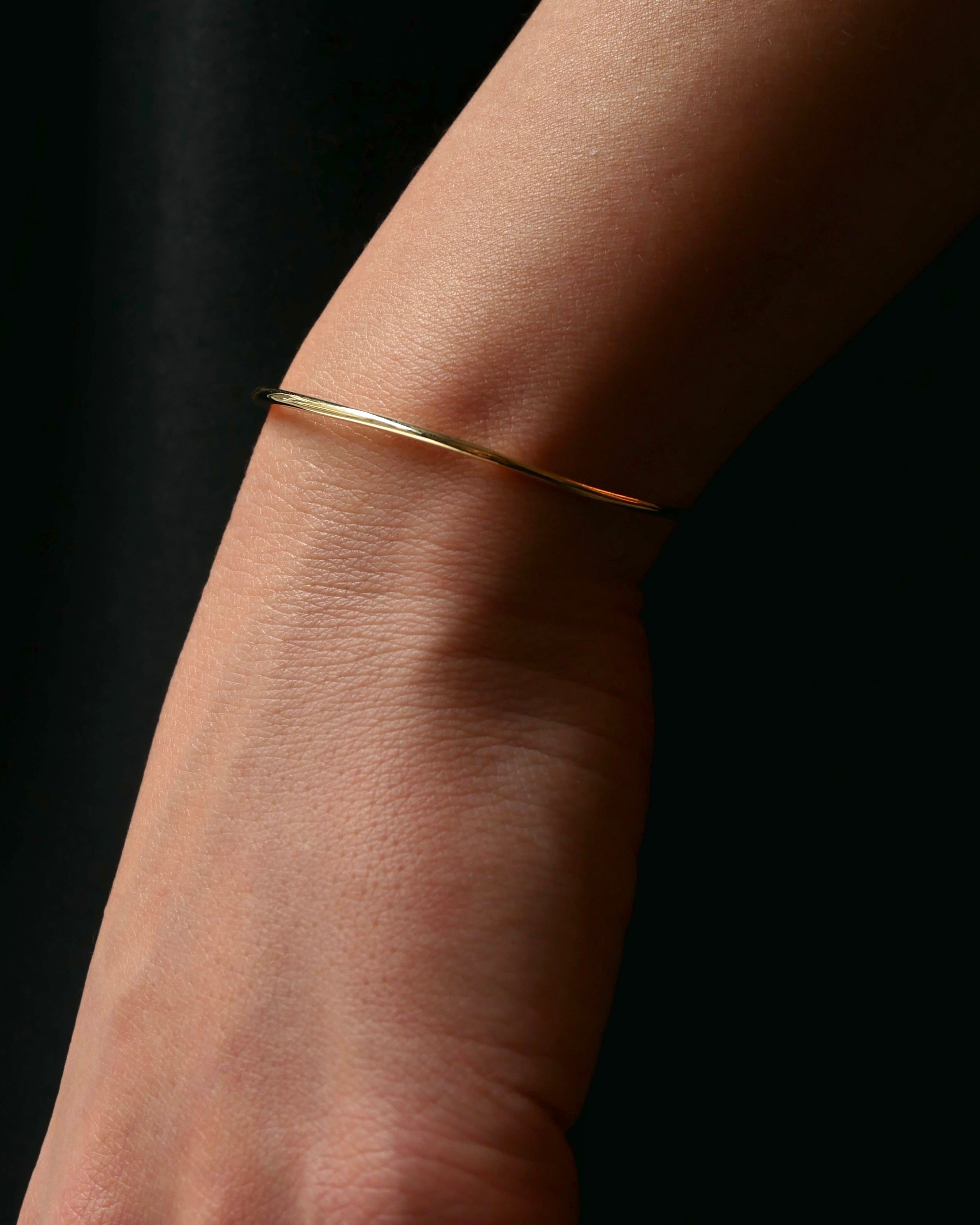 K18 bangle