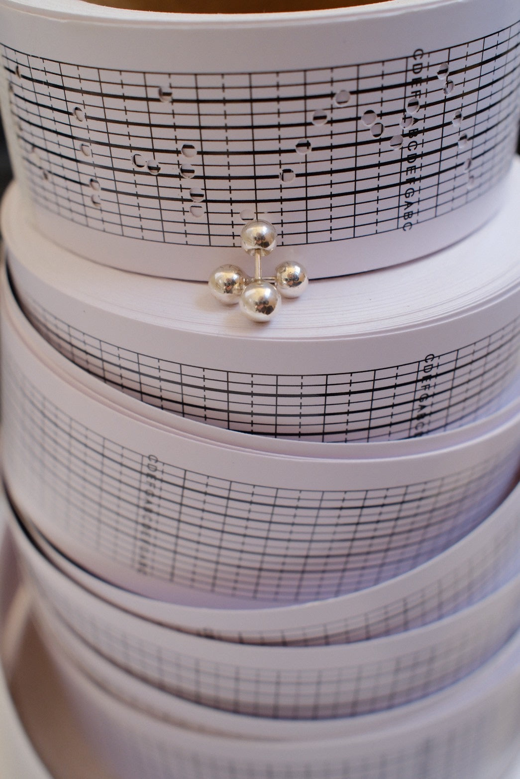 Stad screw earring（RUOHAN）