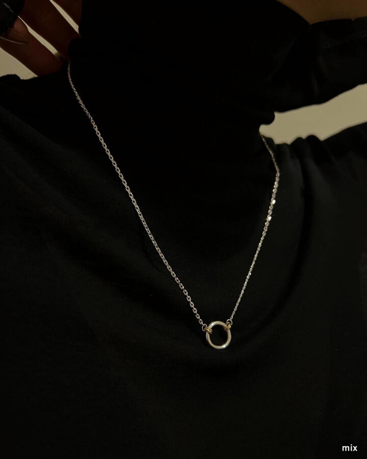 loop necklace 01