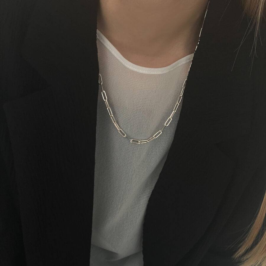 E necklace 02